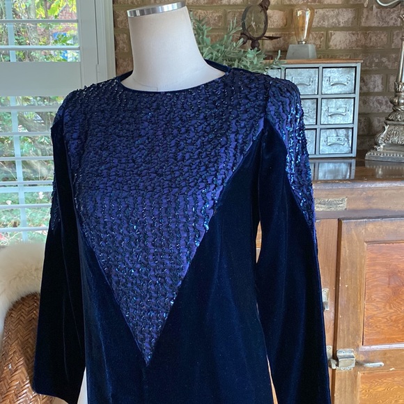 RICKI LANG FOR NUIT VINTAGE DEEP BLUE SEQUIN VELVET DRESS 4 EXCELLENT - Picture 3 of 9